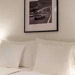 Apartment Level - Free Parking *