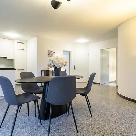 Level Suite - Seebach Apartment