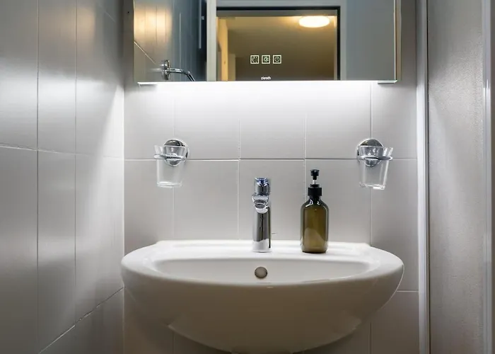 Level - Free Parking