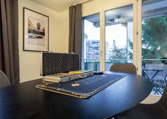 Level - Free Parking *