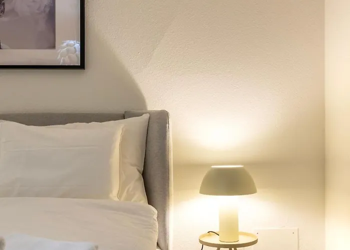 Level - Free Parking