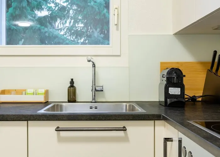 Level - Free Parking *