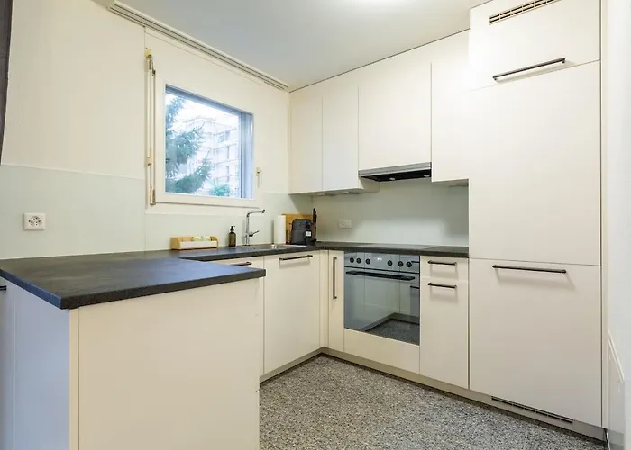 Level - Free Parking 아파트