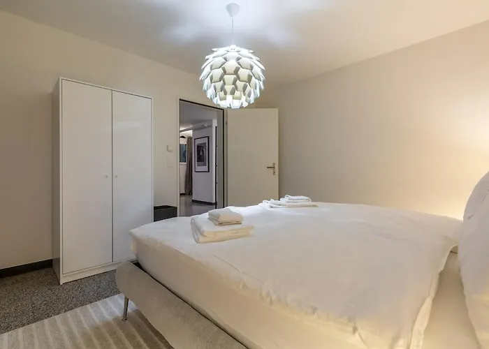 Level - Free Parking 아파트