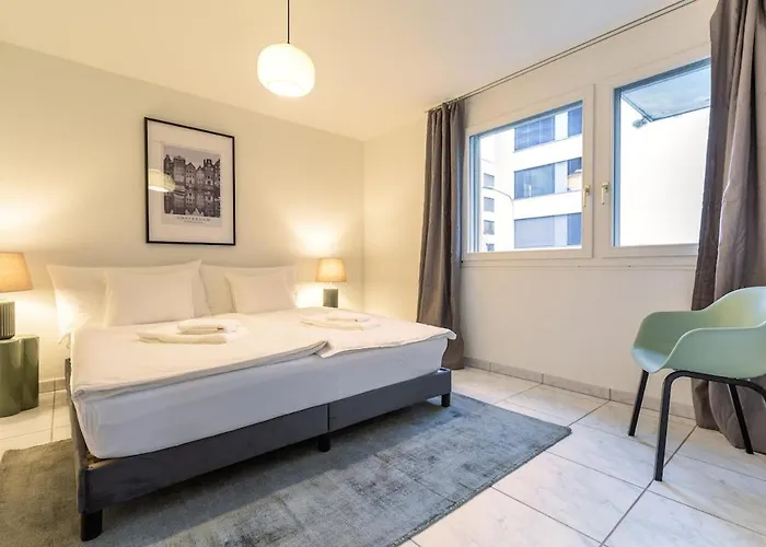 Level - Free Parking 아파트