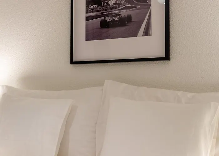 Apartment Level - Free Parking *